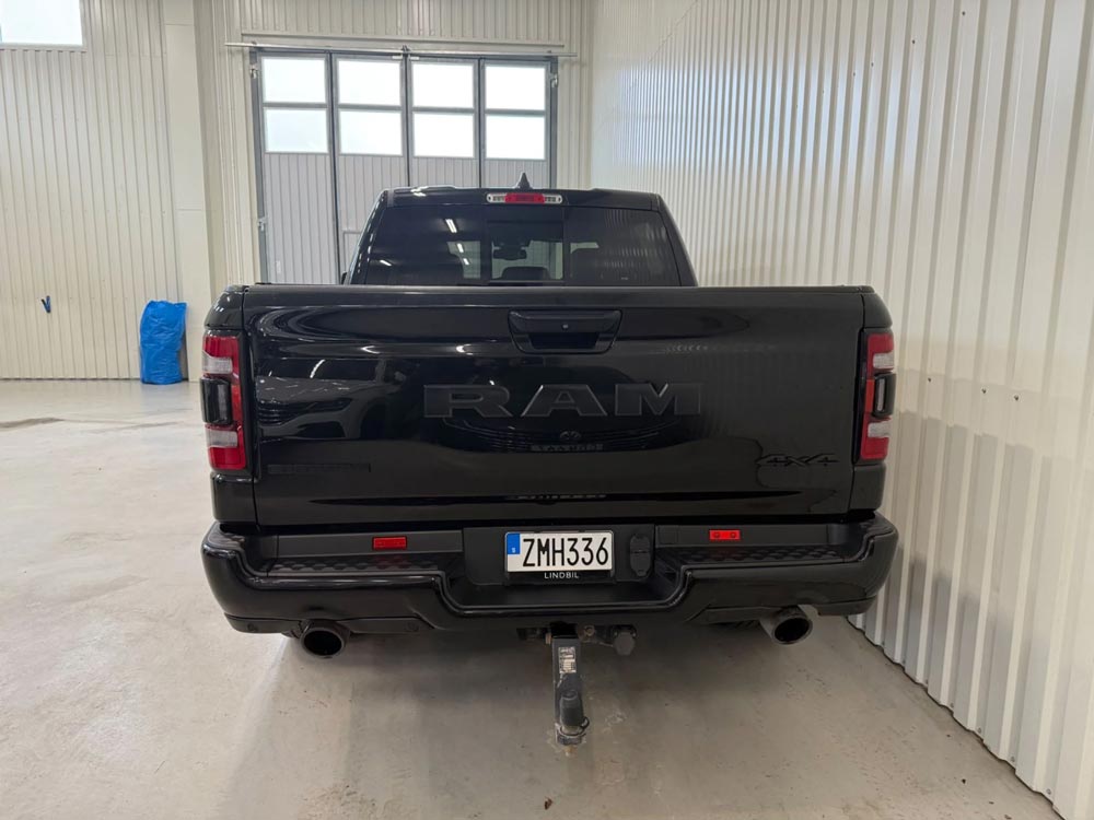 Dodge RAM Crew Cab 5.7 V8 HEMI 395HK 4X4 BIGHORN Night Edit