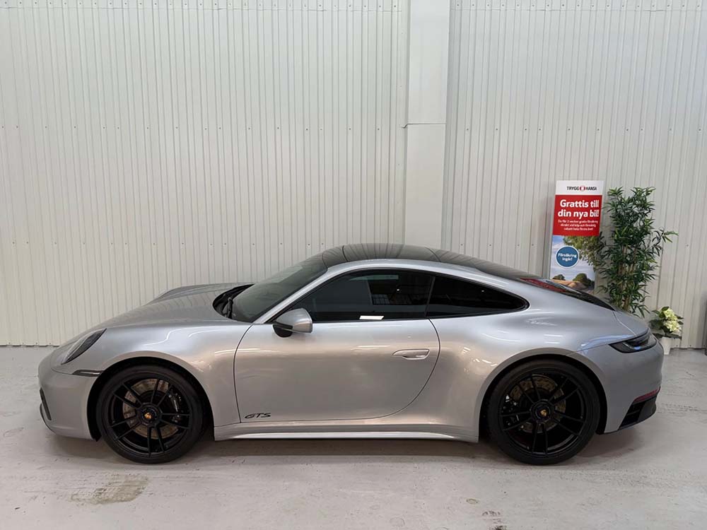 Porsche 911 Carrera 4 GTS Bakaxelstyrn Glastak Sportdesign