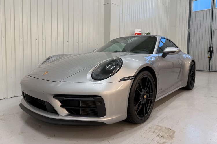 Porsche 911 Carrera 4 GTS Bakaxelstyrn Glastak SportDesign