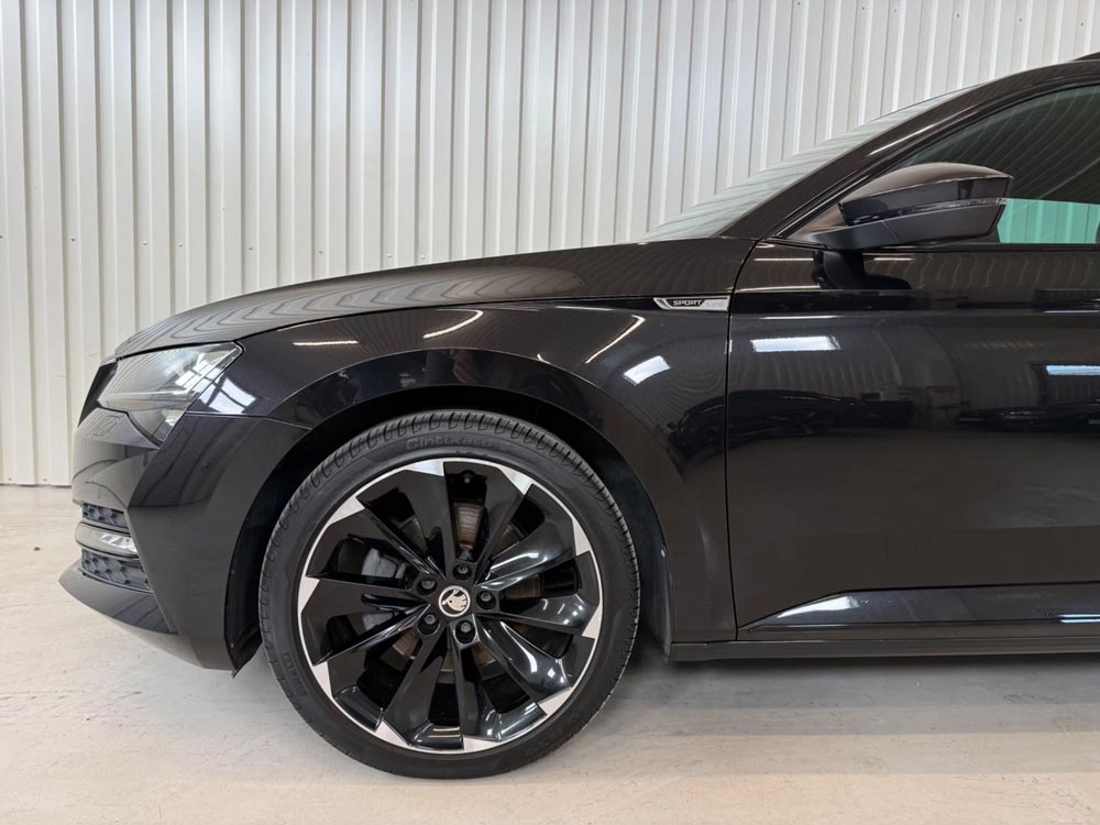 Skoda Superb iV Kombi 1.4 Plug-in Hybrid Business Sportline